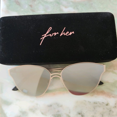 Hawkers cat eye sunglasses like new, gray and silver