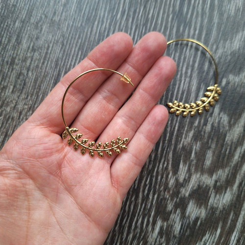 Hoop earrings new, gold color, 4cm diameter