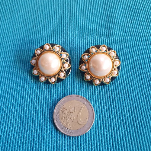 Vintage 80s clip earrings like new, gold tone with black enamel