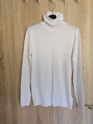 Pullover size S like new, white