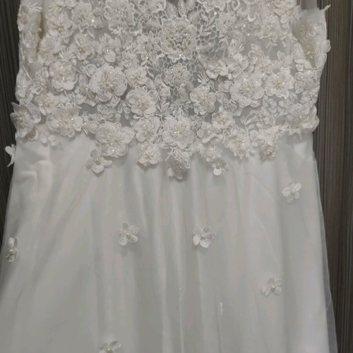 Wedding dress new romantic style with embroidery, tulle and lace, size 38/40