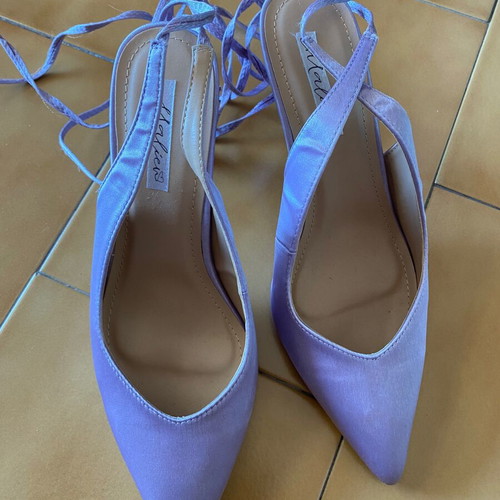 Luigi purple heels like new with ties size 39