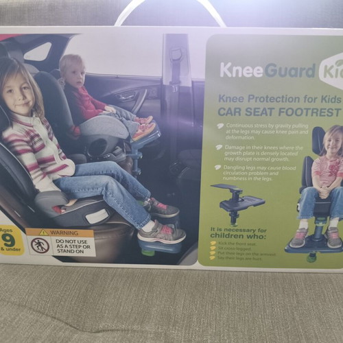 KneeGuard Kids 3 Adjustable Car Seat Footrest new