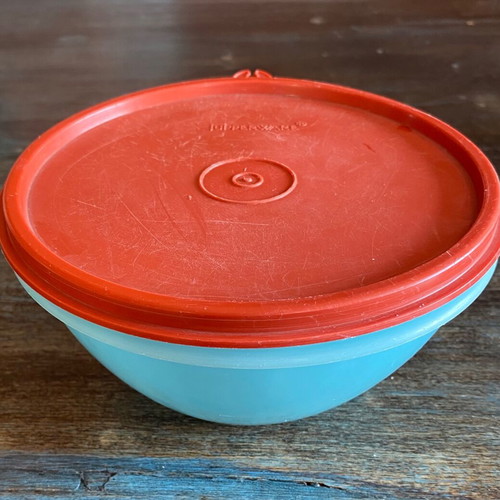 Vintage Tupperware bowl used, blue with red lid
