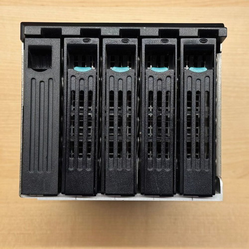 SATA Disk Array for 4 SATA III Drives, Hot Swap, 5.25" Bay