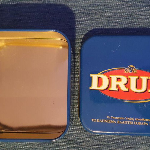 Drum metal tobacco tin like new collectible