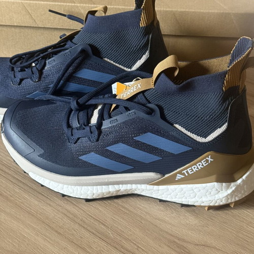 Adidas Terrex маратонки за бягане и туризъм нови, EU 42⅔, тъмносиньо и бежово