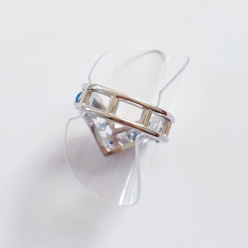 Silver 925 ring with blue zircon stones size 57 like new