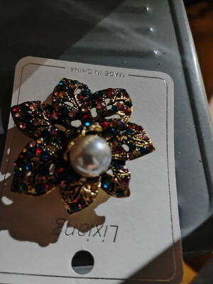 Rose Brooch with Pearl and Crystals New Vintage Accessory
