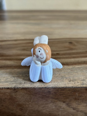 Vintage Small Porcelain Angel Figurine Like New