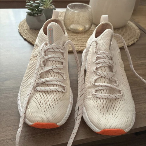 Under Armour UA W HOVR Phantom SE MJVE women's running shoes like new, beige, size 38