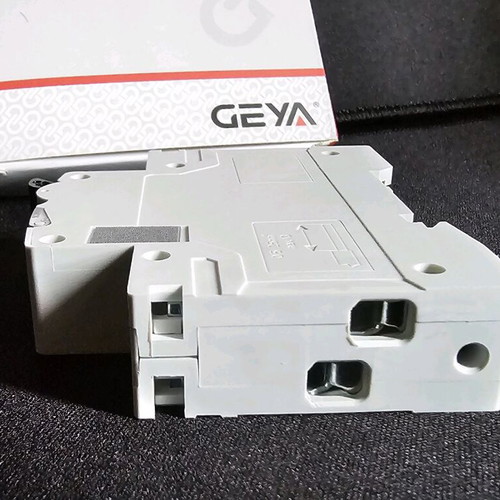 Geya B25 GYM9N 230V ~ 50/60Hz fuse new