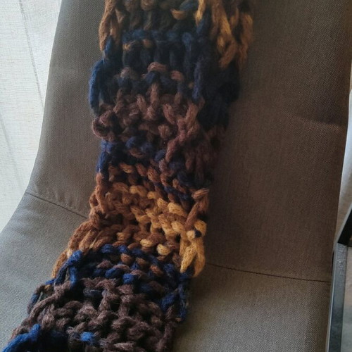 Multicoloured scarf like new, closed neck style