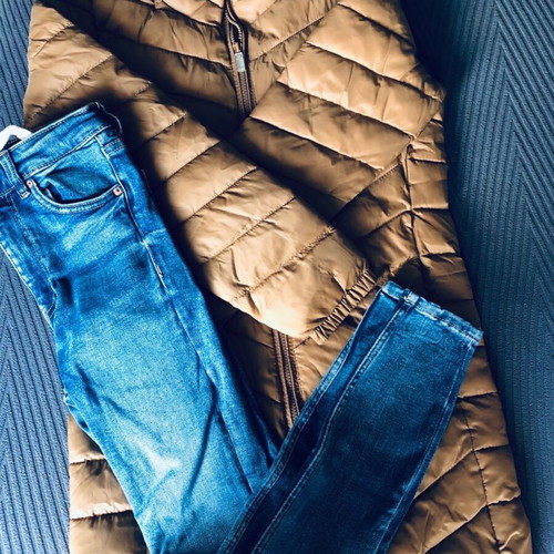 Pack of elastic Zara jeans and Only jacket like new