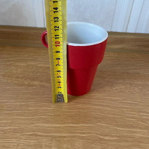 Set of 6 mugs with metal stand like new, red and white