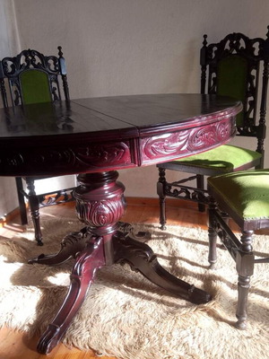 Vintage round dining table with 4 chairs used