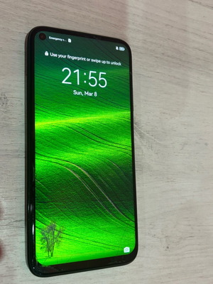 Huawei P40 Lite (JNY-LX1) 128GB σαν καινούργιο, με ελαφρώς σπασμένη οθόνη