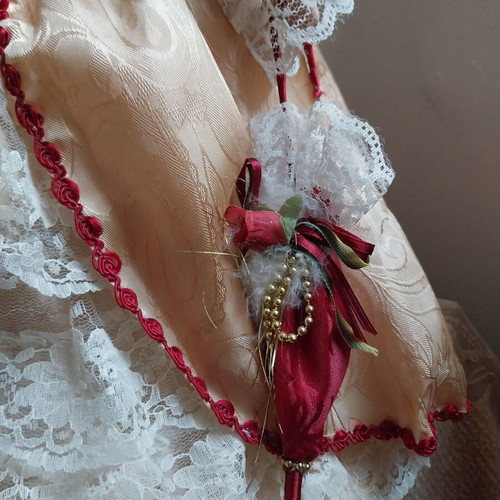 Victorian Porcelain Doll Collector's Edition like new