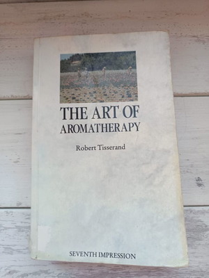 The Art of Aromatherapy βιβλίο μεταχειρισμένο στα αγγλικά