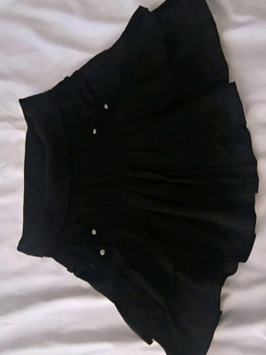 De toi mini skirt like new, black with ruffles and wide elastic waist