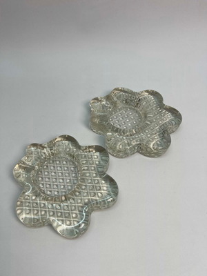 Set of 2 glass ashtrays used, flower-shaped 15x15 vintage