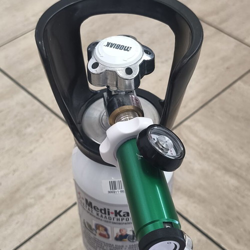 Mobiak Portable Medical Oxygen Cylinder with Aphrodite Flow Regulator new