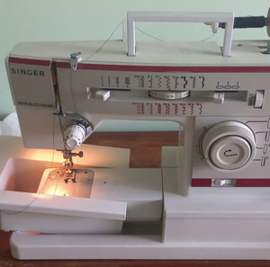 Ραπτομηχανή Singer 8618