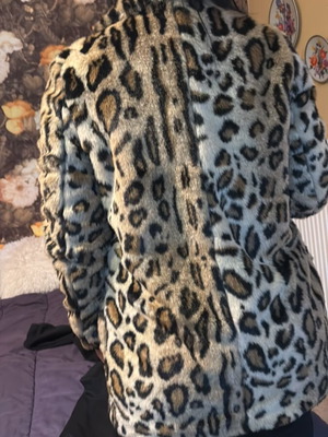 Women's synthetic leopard fur coat like new