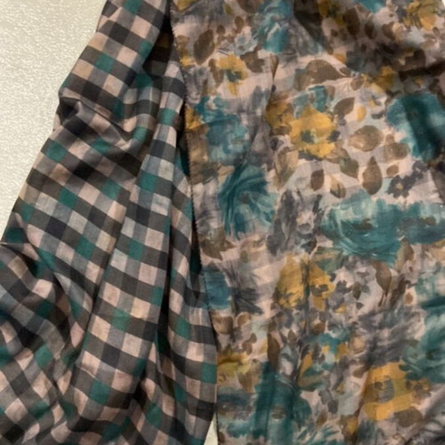 3 women's scarves