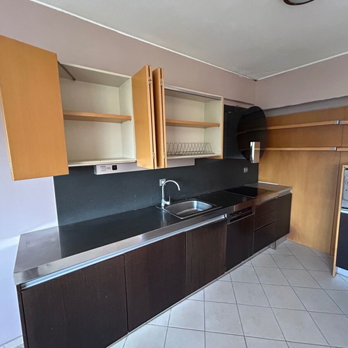 Tripani Kitchen Set used with Built-in Electric Appliances