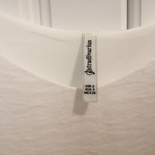 Stradivarius women's top like new, white, crepe satin texture