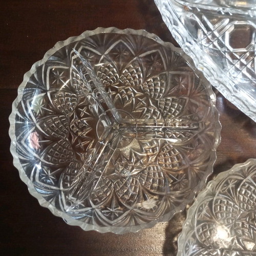 Large platter and two small nut trays like new, set of 3 pieces