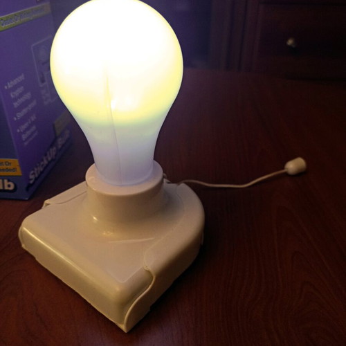 Battery lamp with base like new