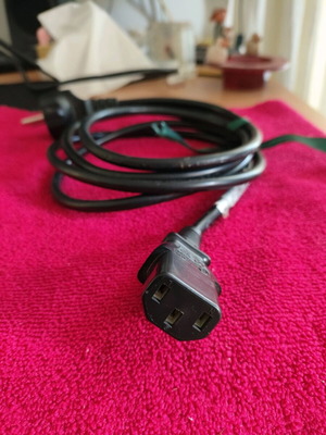 Power cable C13 like new