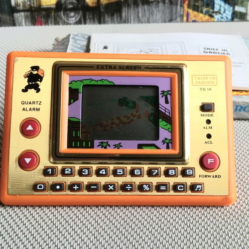 Nintendo Retro Electronic Game 1983 Like New