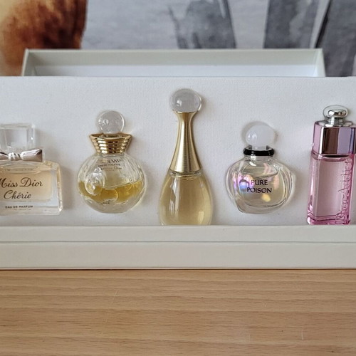 Dior set of 5 mini women's perfumes new