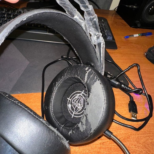 Zeroground Keiji Gaming Headset used with microphone