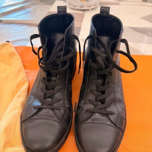 Louis Vuitton men's boots size 41.5 like new, black