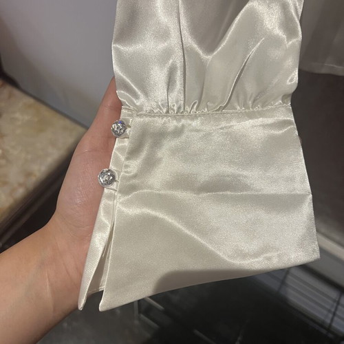Satin shirt like new, one size, white cream