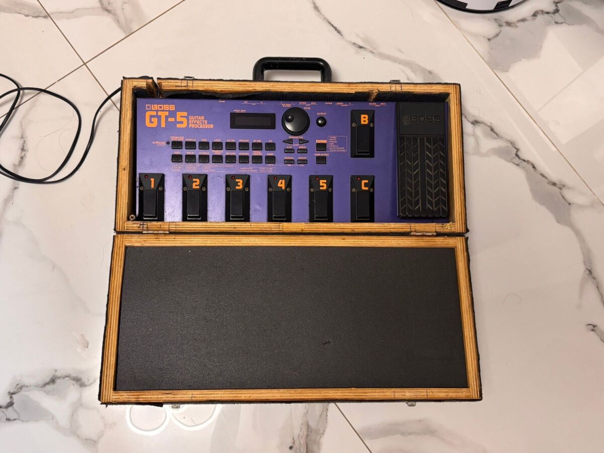 BOSS GT-5 Guitar Effects Processor like… - € 70,00 - Vendora.cy
