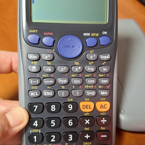Casio fx-85ES PLUS scientific calculator like new