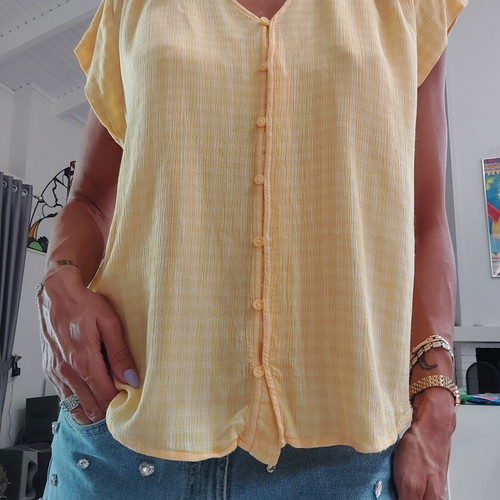 Yellow blouse like new, medium size, lightweight fabric