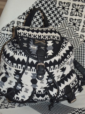 Τσάντα πλάτης Achilleas accessories μεταχειρισμένη, μαύρο και άσπρο