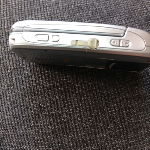 Mitsubishi M430i clamshell phone used without charger