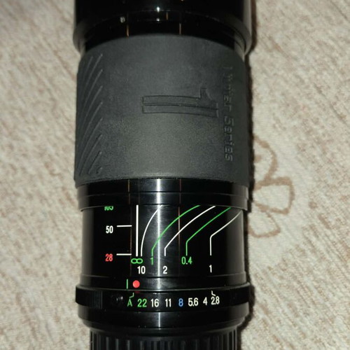 Vivitar Series 1 28-105mm f/2.8-3.8 lens like new, vintage zoom