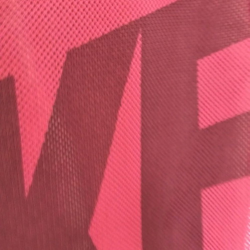 Nike gym bag like new, medium, fuchsia, shoulder type