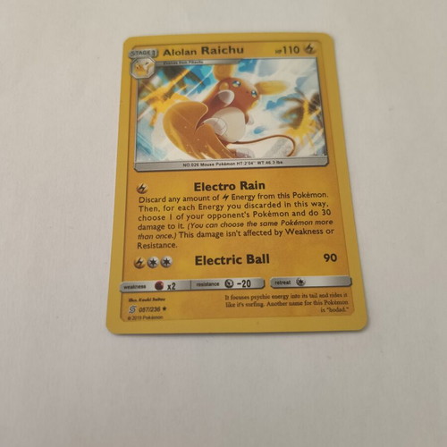 Pokémon card Alolan Raichu very good condition