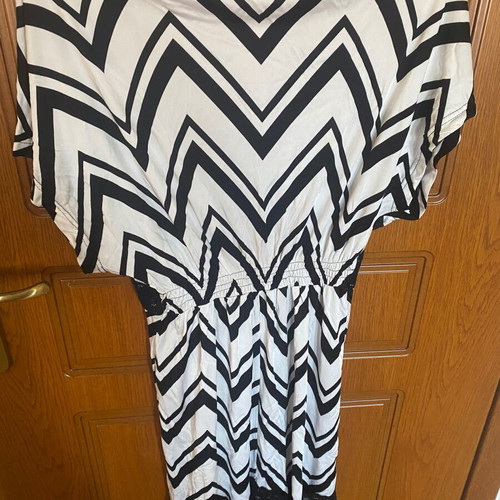 Zic Zac Dress like new, black and white, size S