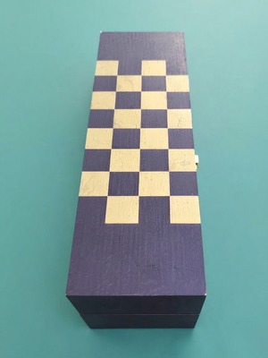 Travel-sized chess set