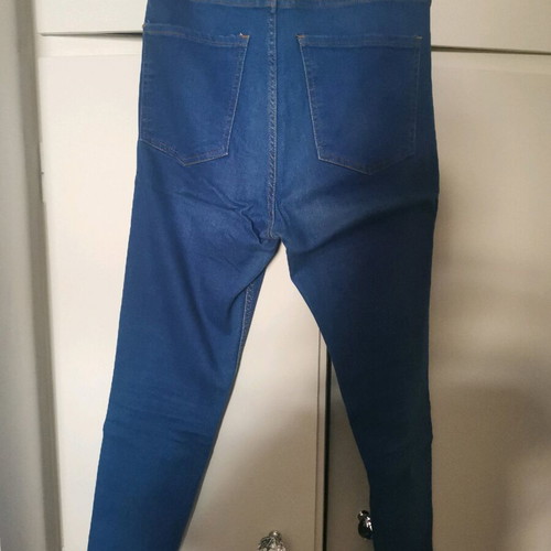 Bershka blue jeans like new, size 42